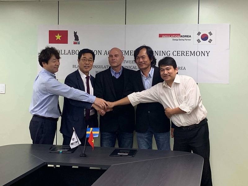 Agreement signing ceremony between Black Cat Insulation and Korea Insulation