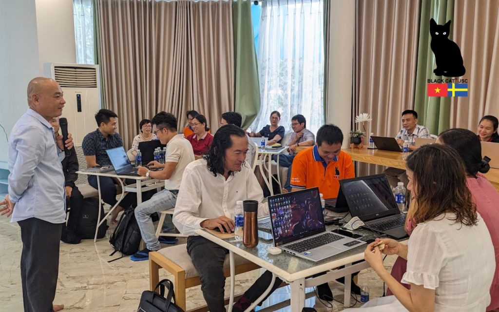 Tiến sĩ Trịnh Quốc Trị chia sẻ tại buổi đào tạo