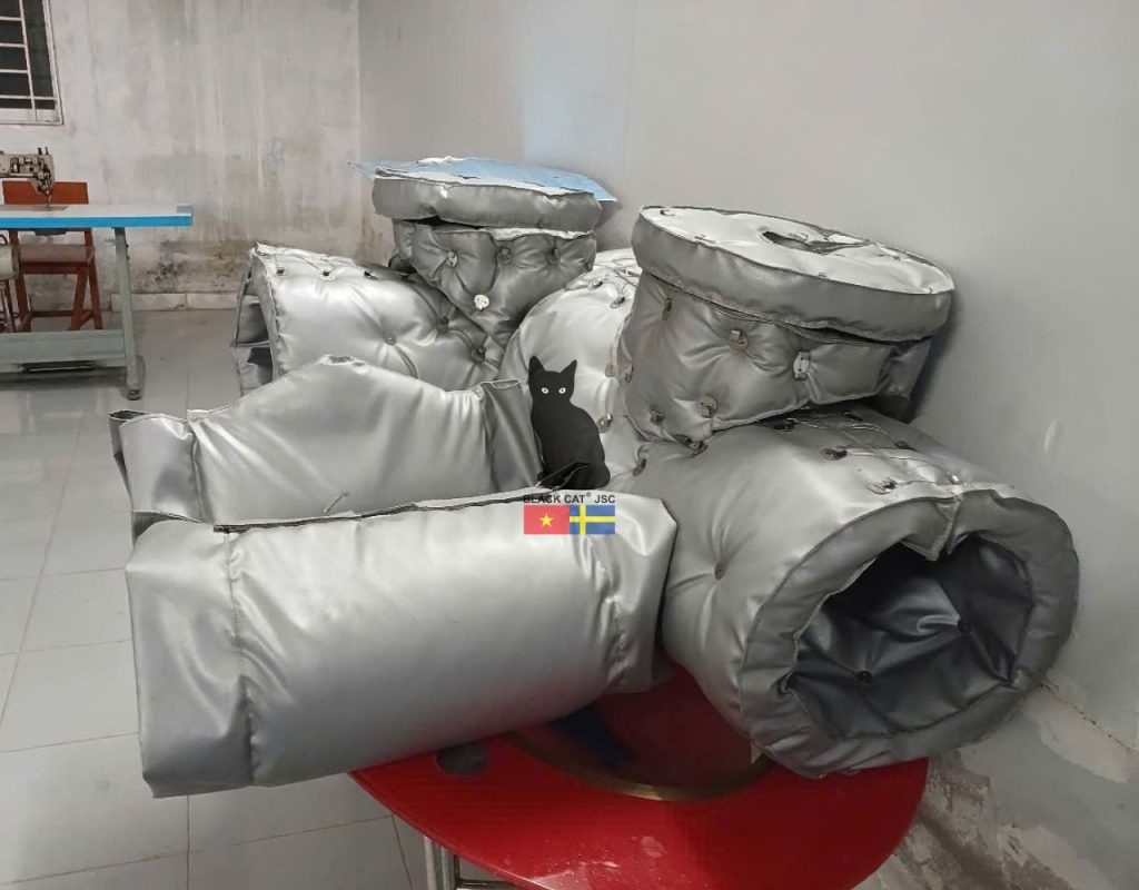 Hình ảnh sản phẩm Gối bảo ôn (Removable Insulation Pillow) do công ty Mèo Đen gia công tại xưởng