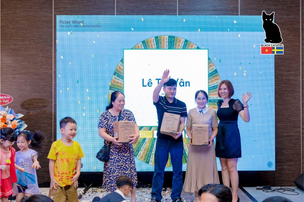 The Lucky Spin game at Black Cat JSC’s Gala Dinner featured a variety of exciting prizes.