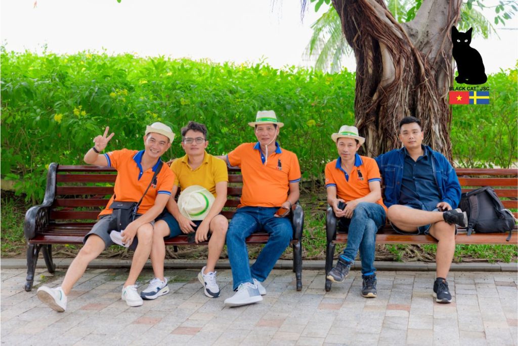 Black Cat JSC employees posing for a commemorative photo at the VinWonders Nha Trang complex