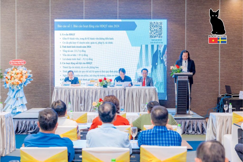 Ông Hồ Minh Kha – Chủ tịch Hội đồng quản trị, trình bày Báo cáo số 01 BC-HĐQT của Hội đồng quản trị (HĐQT) về kết quả hoạt động năm 2024 và định hướng hoạt động năm 2025.