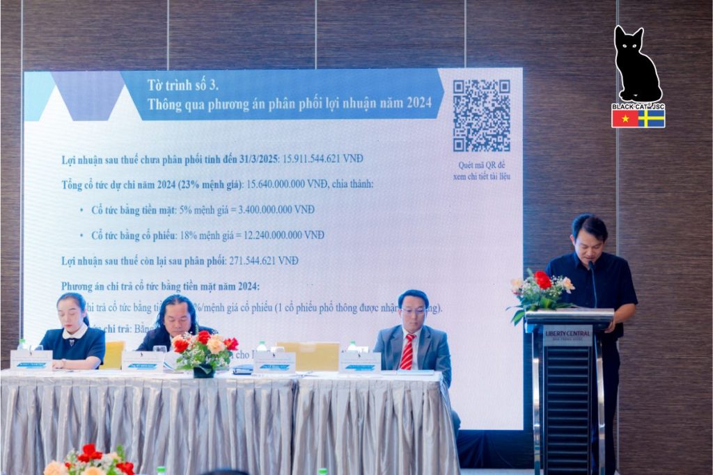 Mr. Le Xuan Man – Director – presents Proposal No. 03 from the Board of Directors on the 2024 profit distribution plan, submitted for AGM review and approval.