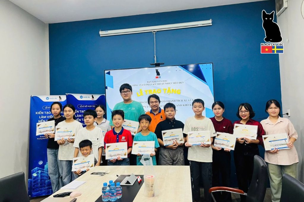 Lễ trao tặng học bổng Khuyến học cho con của Người lao động công ty cổ phần kỹ thuật nhiệt mèo đen