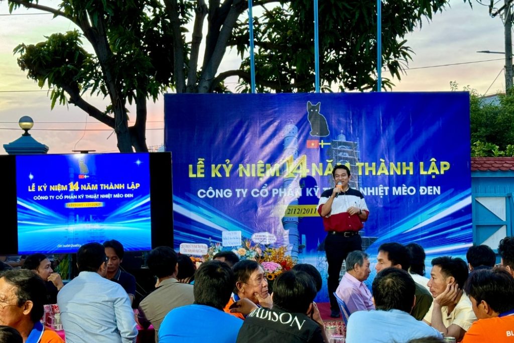 Ông Lê Xuân Mẫn – Giám đốc Công ty Cổ phần Kỹ thuật Nhiệt Mèo Đen phát biểu tại buổi họp mặt kỷ niệm thành lập công ty.