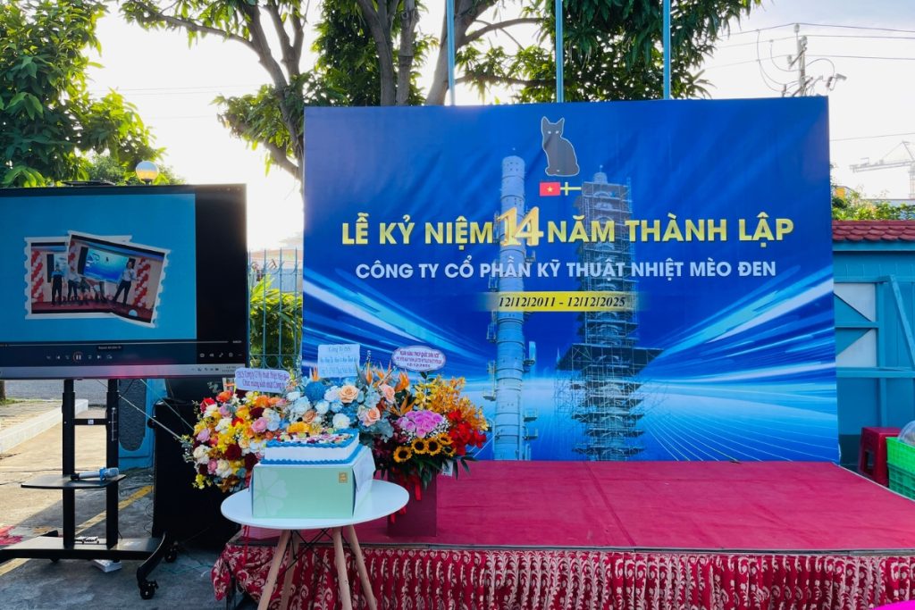 Không gian buổi họp mặt kỷ niệm 14 năm thành lập Công ty