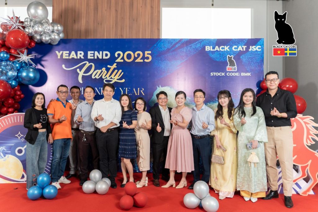 Khoảnh khắc ghi lại hình ảnh tập thể nhân sự trong không gian họp mặt cuối năm tại khách sạn Ibis Styles Vũng Tàu.