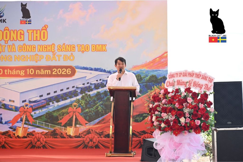 Mr. Le Xuan Man – Director of Black Cat® Insulation Technical Joint Stock Company – delivers a speech at the ceremony.
